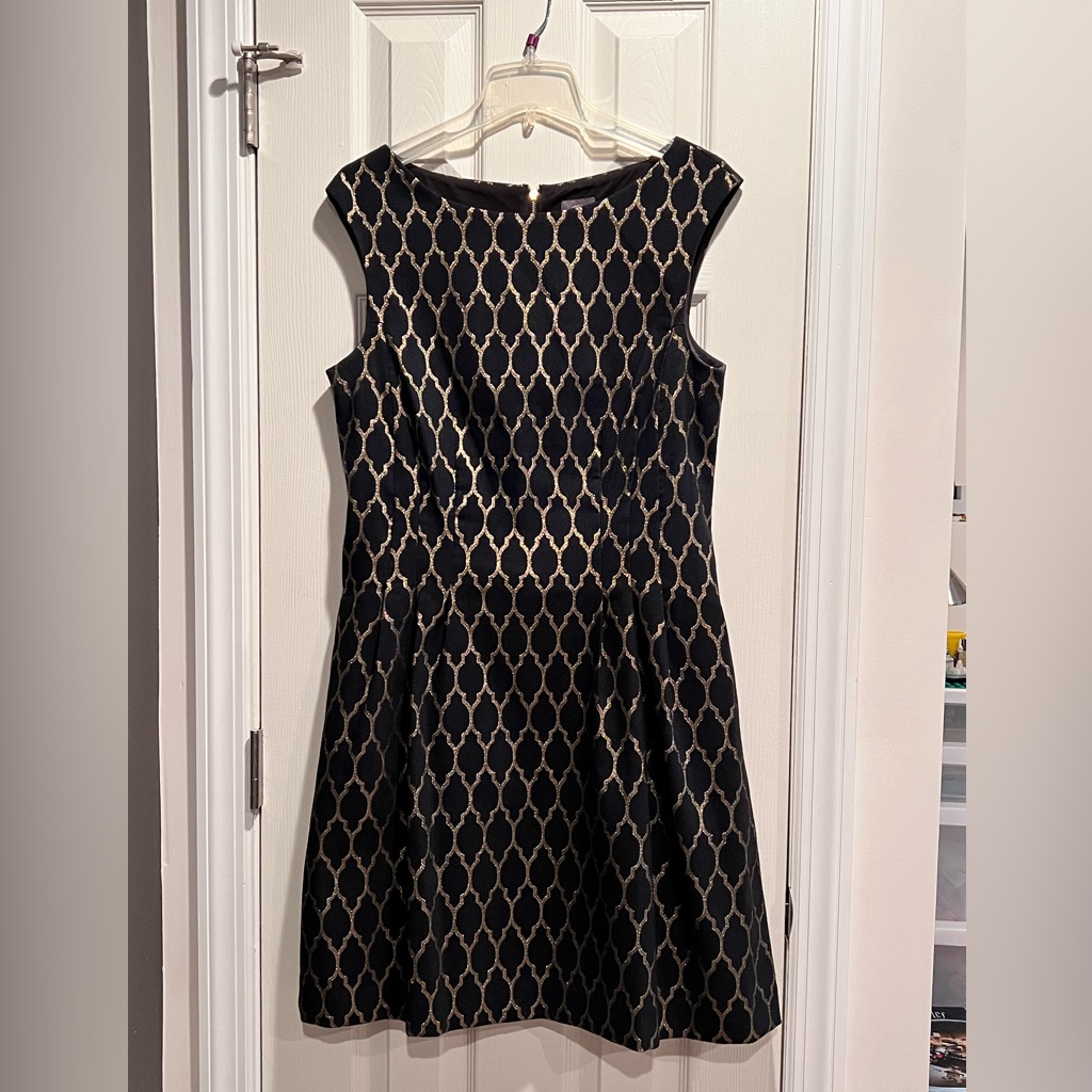 Vince Camuto Black And Gold Fit And Flare Dress W/ Pockets - Size 14